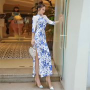 复古旗袍改良式青花瓷印花连衣裙女2020夏中国风修身开叉长裙