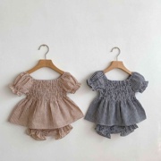 夏季婴儿女宝宝套装松紧格子泡泡短袖上衣+花边灯笼短裤两件套