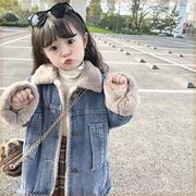 儿童韩版牛仔外套2023冬季女宝宝翻领中长款加厚保暖时髦上衣