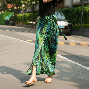 雪纺高腰半身裙子2023防晒女设计感夏季高级感绿色一片式系带