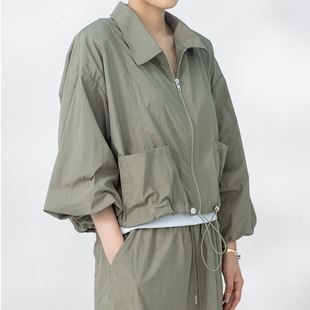 miuza设计师款小众工装，早秋薄外套，女短款军绿色拉链开衫2023
