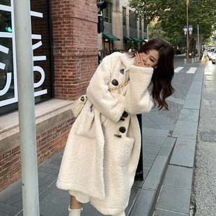 牛角扣奶fufu羊羔毛外套(毛外套，)女2023冬季韩版中长款加厚毛绒绒(毛绒绒)皮草大衣