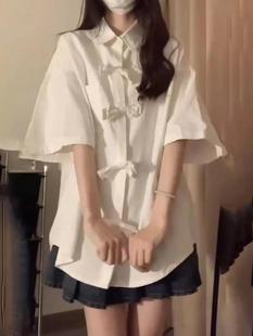 新中式短袖设计感白色衬衫女夏季学院风搭配黑色百褶短裙两件套装