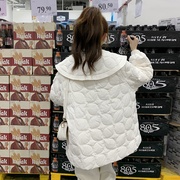 米白色娃娃领羽绒服女2023冬季韩系甜美宽松小个子白鸭绒外套