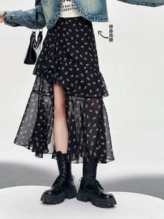 韩版高腰开叉黑色印花半身裙，女2024春季荷叶边显瘦中长款半裙