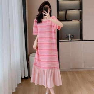 粉色条纹连衣裙女夏季2024设计感小众时尚减龄拼接气质长裙