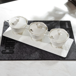 欧式宫廷白色浮雕陶瓷调味罐三件套装釉下味罐送一瓷勺带托盘瑕疵