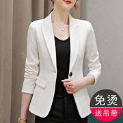 白色小西装外套女2022年春秋，韩版修身长袖，上衣小众设计感职业西服