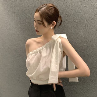 韩国chic夏日法式小众气质设计感褶皱斜领绑带露肩收腰短款背心女