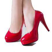 女鞋夏韩版高跟红色新娘鞋细跟防水台亮皮圆头，42大码单鞋女士皮鞋