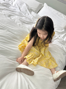 现现发80-140 韩 女童夏季纯棉黄色碎花吊带长裙 外景可泰出片了
