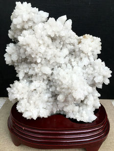 3400g 天然白水晶簇摆件 矿物标本