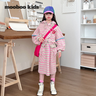 墨宝童装 MoobooKids_设计感十足粉灰条纹重工运动套装秋季女中童