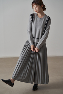 灰色针织连衣裙女春秋设计感小众拼接假两件长袖打底毛衣百搭