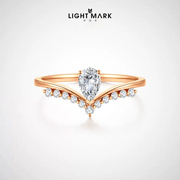 lightmark小白光18k金水滴(金水滴，)型群镶钻石戒指，v型戒臂钻戒求婚女戒