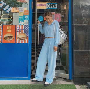 韩国2023秋季女士天鹅绒，休闲连帽卫衣，直通长裤套装天蓝色洋气