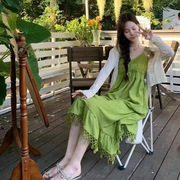 度假风果绿色连衣裙夏季清冷感慵懒风镂空吊带长裙小个子两件套装