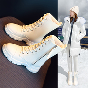 gg。白色雪地靴女冬季加绒加厚马丁靴，2024年中筒厚底英伦风短