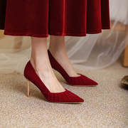 2022年红色高跟鞋尖头细跟褶皱酒红色宴会礼服婚鞋女新娘单鞋