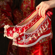 秀禾婚鞋女春季中式红色婚礼流苏珍珠布鞋内增高秀禾服新娘鞋
