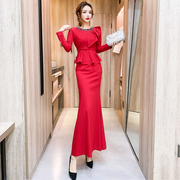 红色晚礼服女时尚优雅气质钉珠圆领，长袖修身长裙鱼尾裙连衣裙