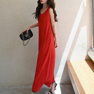 红色连衣裙夏大码高个子(高个子)a字裙脚裸超长裙宽松简约拖地吊带背心裙