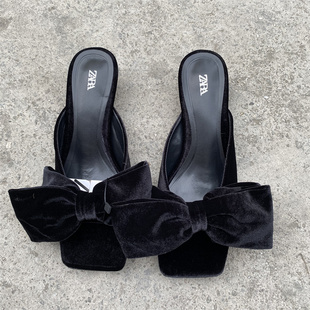 西班牙女鞋黑色西施绒，蝴蝶结饰方头一字露趾低跟鞋细跟外穿凉拖鞋