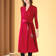 风衣长款纯色女秋装，2020宽松大码西装，领系带收腰气质红色外套