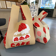韩版卡通风草莓大容量小包包女针织手提托特包收纳包外出便携包包