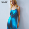 霓虹光影COVER2024夏季高级感渲染蓝色真丝细吊带连衣裙