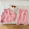 女童运动套装0-5岁春季韩国童装宝宝贴标时尚外套卫裤两件套AT037
