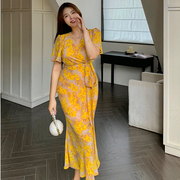 大码连衣裙黄色战袍印象定染V领鱼尾裙高级感显瘦法式包臀裙1680