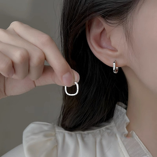 925纯银耳扣女高级感素圈耳环2023小众设计轻奢耳钉耳饰