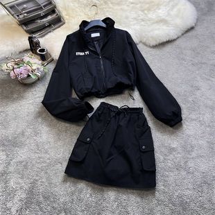 春秋季运动套装女抽绳短款夹克冲锋衣外套工装，半身裙两件套潮