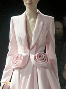跨境欧美风外套2024春季时尚，气质v领立体玫瑰，拼接设计感西装