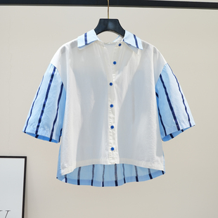设计感双层翻领棉衬衫，女蓝色条纹拼接白色，中袖衬衣2024短款上衣潮