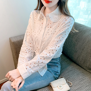 春季韩版气质甜美通勤ol白色，显瘦蕾丝镂空花朵衬衫上衣防晒衣