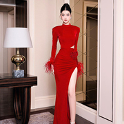 越南品牌GLAMDOLL 2024年春季高级御姐风红色丝绒羽毛连衣裙