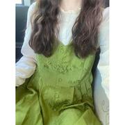 复古绿色碎花背带连衣裙女早秋法式高级感两件套提花无袖背心长裙