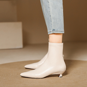白色皮靴女小码32-34尖头侧拉链短靴女中跟短筒瘦瘦靴2023大码靴