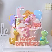 卡通生日蛋糕装饰萌系可爱蛋壳恐龙软陶摆件，恐龙主题男孩生日插牌