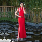 大红色旗袍加长版高端走秀演出服洋气质改良无袖，连衣裙复古中国风