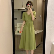 茶歇法式v领牛油果绿连衣裙，女夏季设计感小众气质收腰系带a字长裙