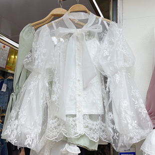 韩系春秋设计感蝴蝶结系带，蕾丝网纱泡泡灯笼，袖蕾丝衬衫上衣女