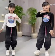 女童2023秋季套装韩版时髦卡通汽车长袖T恤彩色拉链牛仔裤套装潮
