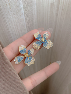 小清新渐变蓝色水晶花朵耳环，女小众设计高级感夸张个性时尚耳钉