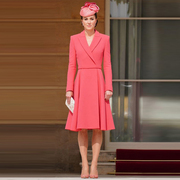 王妃同款2023欧洲站春粉红色翻领收腰宽摆西装连衣裙通勤气质