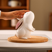 景德镇手工陶瓷兔纳福，摆件可插线香生肖陶瓷，兔兔年公司创意