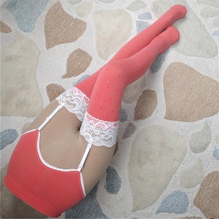 春秋黑白色条纹高筒袜(高筒袜，)西瓜红条纹，小圆点蕾丝花边吊带长筒袜子