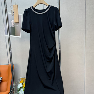 欧洲站镶钻圆领中长款黑色连衣裙女2024夏季褶皱修身气质裙子